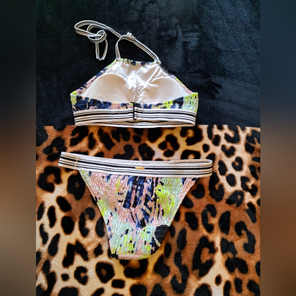 Victoria Secret Bikini Set - Picture 4 of 12
